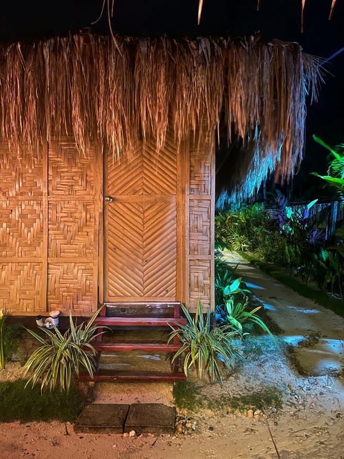 Siargao Tropic Hostel 제너럴 루나 외부 사진
